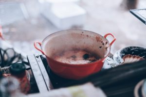 Почему пригорает еда