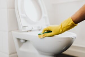 Почему появляется мочевой камень