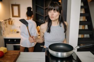 Отличия от электрической плиты