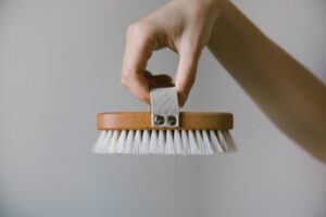 Какие специальные средства подходят для замши